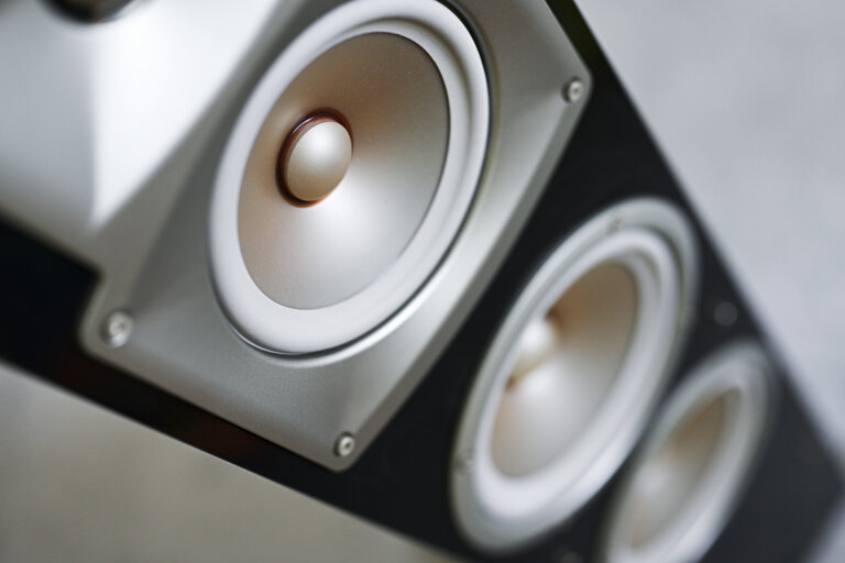 altavoz de suelo