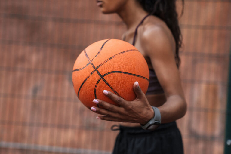 balón de baloncesto