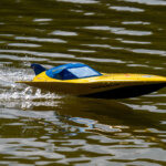 barco teledirigido