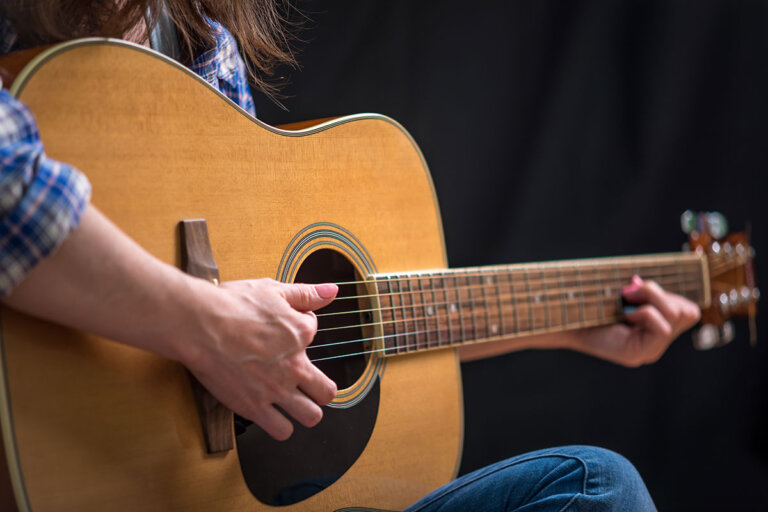 guitarra folk