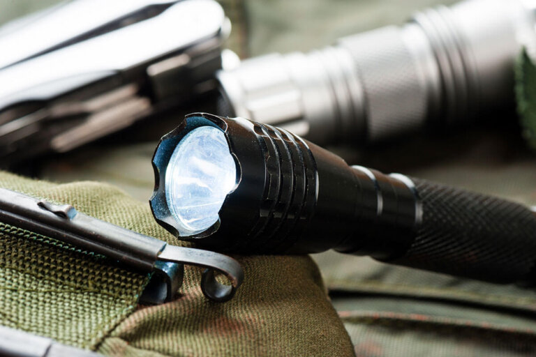 linterna militar