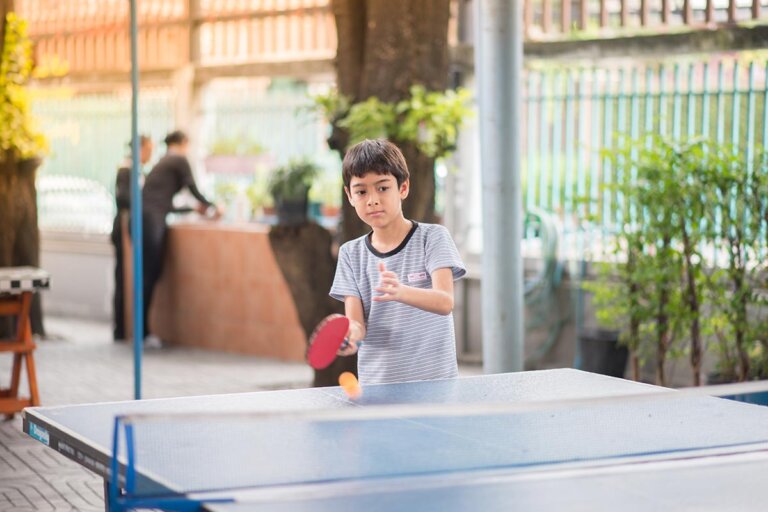 mesa de ping-pong exterior