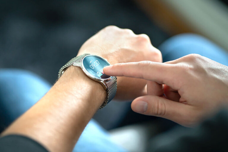 reloj híbrido