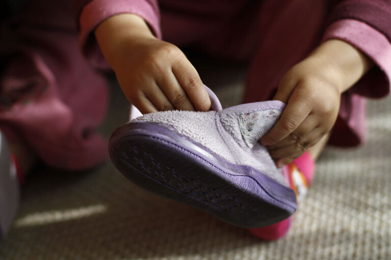 zapatilla de casa para niños