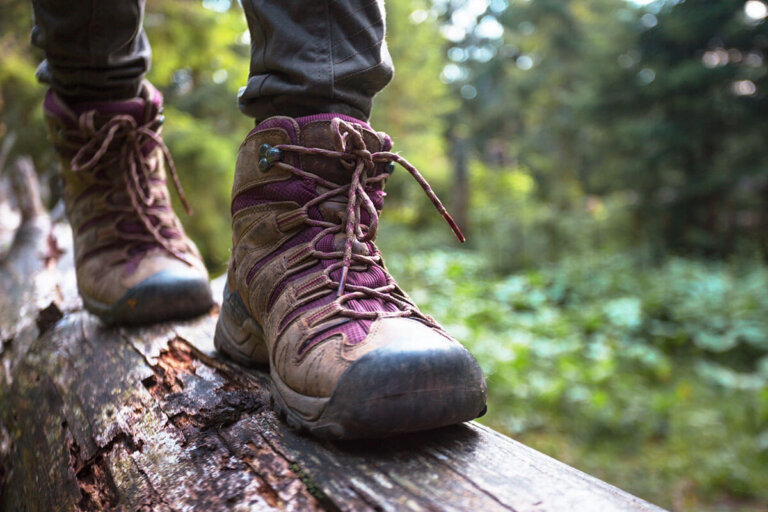 zapatilla de trekking para mujeres